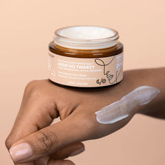 Skin Harmony rozpieszczająco-nawilżający krem do twarzy Czarujący Adorator 50ml
