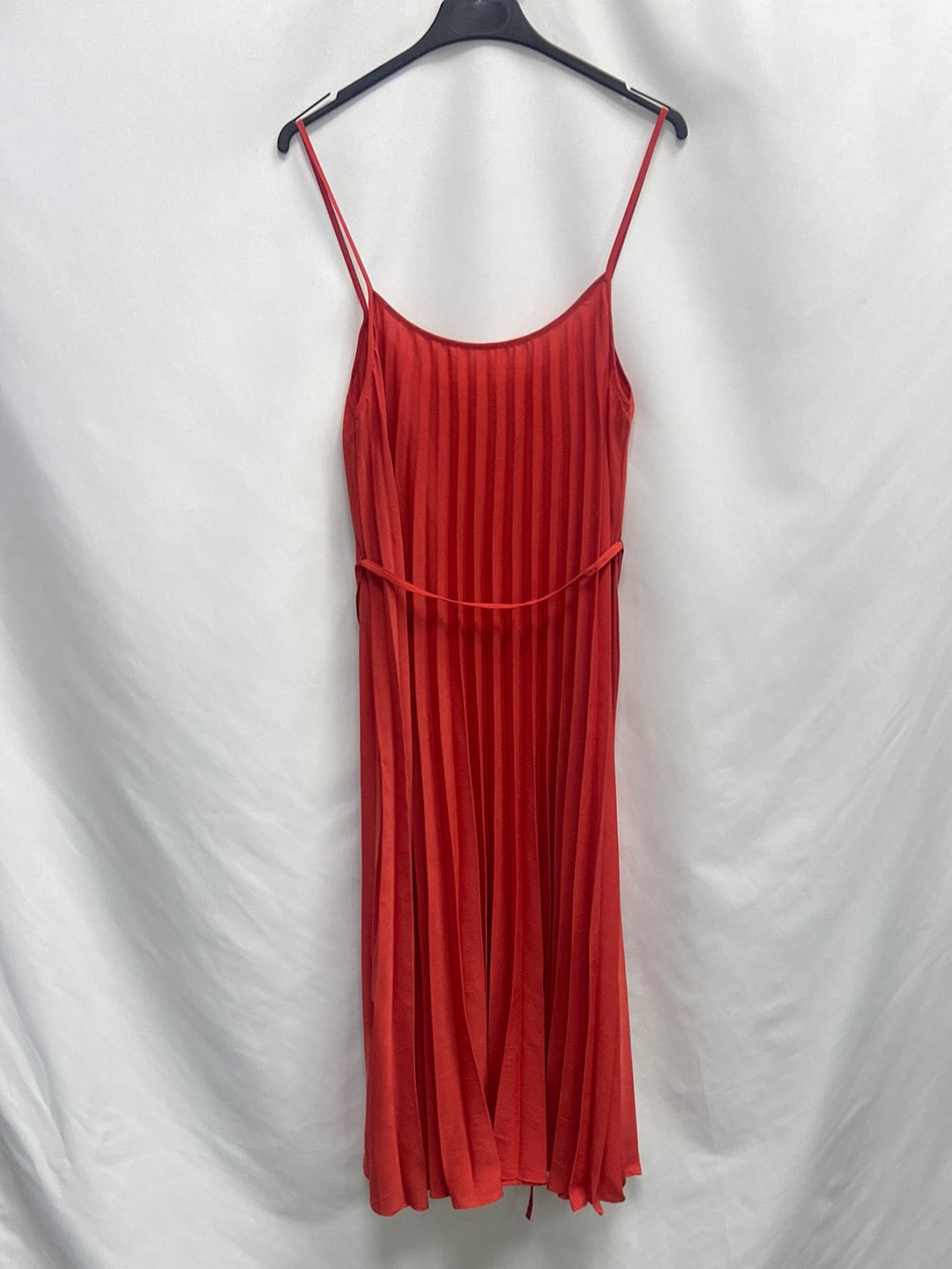 MANGO. Red pleated midi dress T.xs