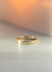 The gent ezra ring 14k gold - Studio Kroewe