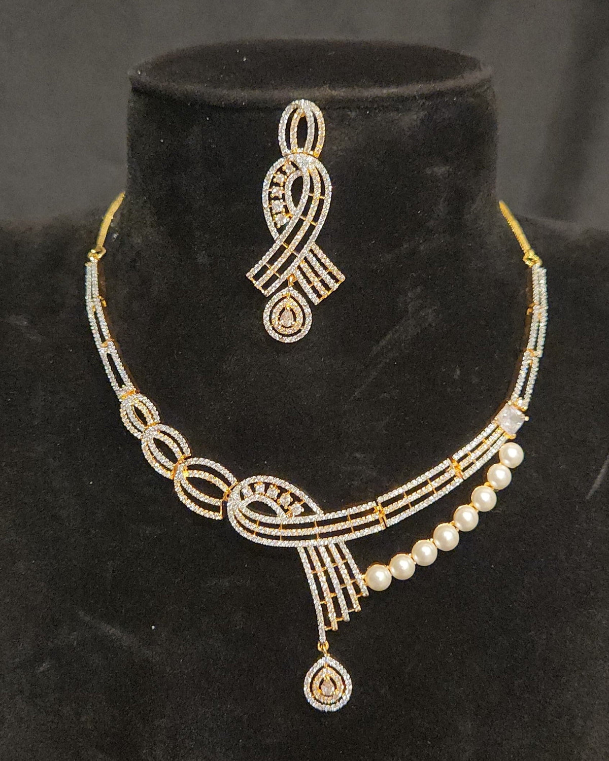 CZ Ribbon Necklace Set with Pearl
