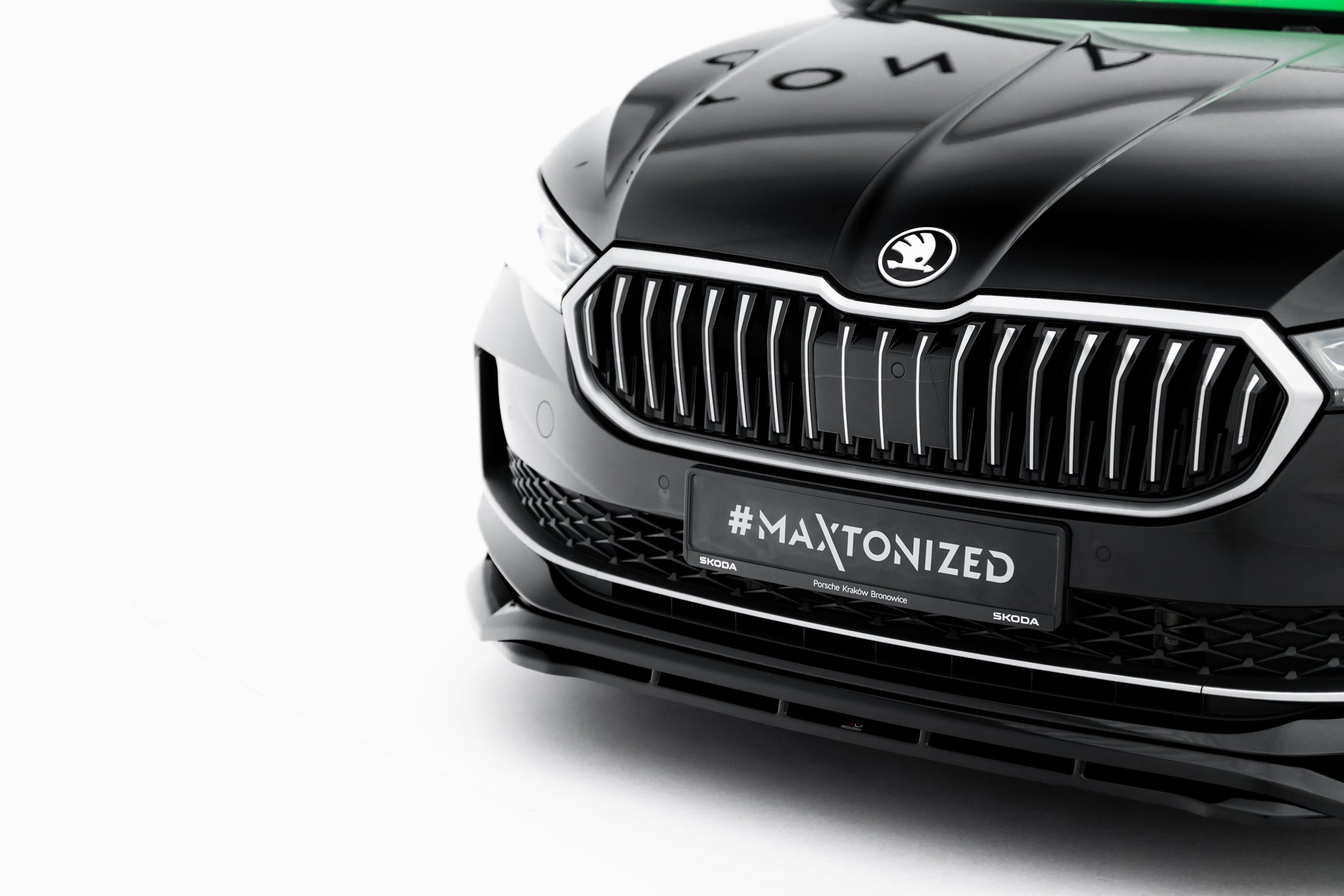 Front Ansatz V.1 für Skoda Superb Mk4 schwarz Hochglanz