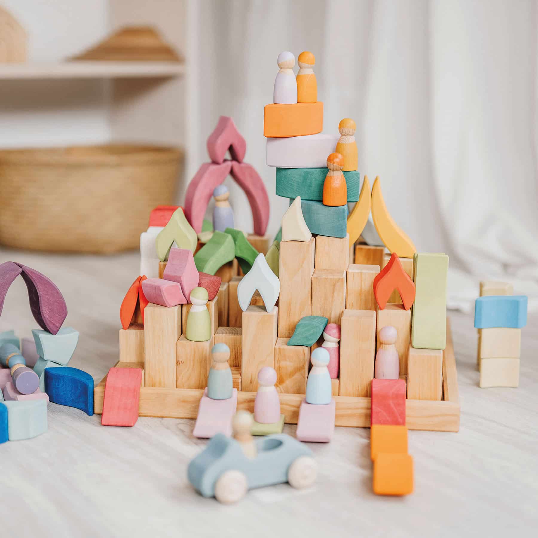42091 Grimms Large Natural Stepped Pyramid