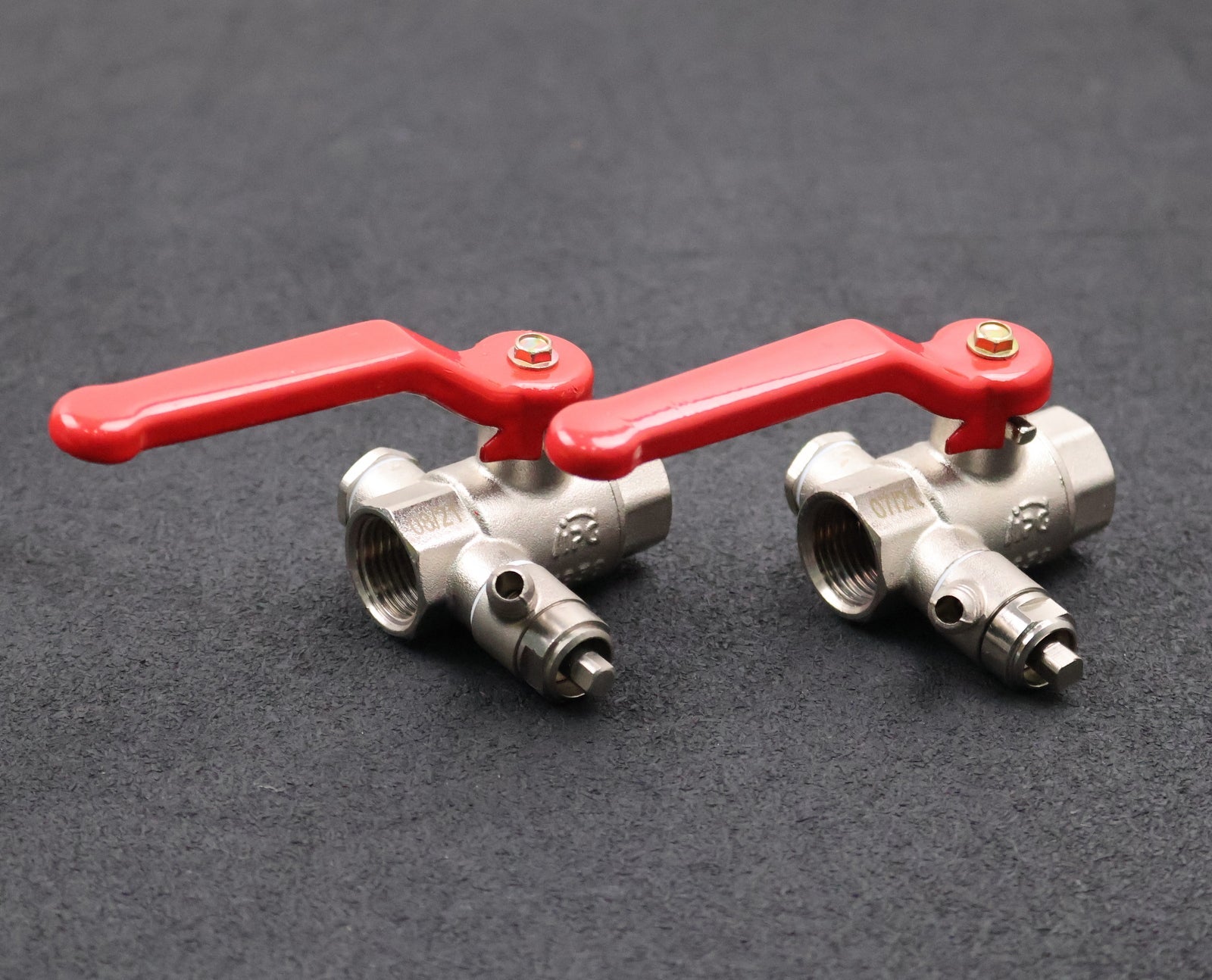 Bild des Artikels IPG-2x-Ms-Kugelhahn-mit-Entleerung-MS58-1/2''-PN20--Material-Messing-vernickelt