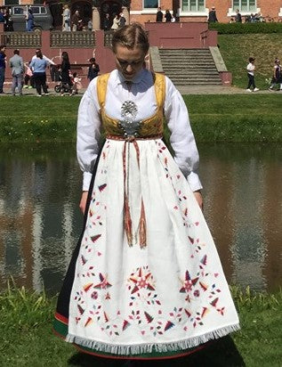 Aust Agder Damebunad. Model J1