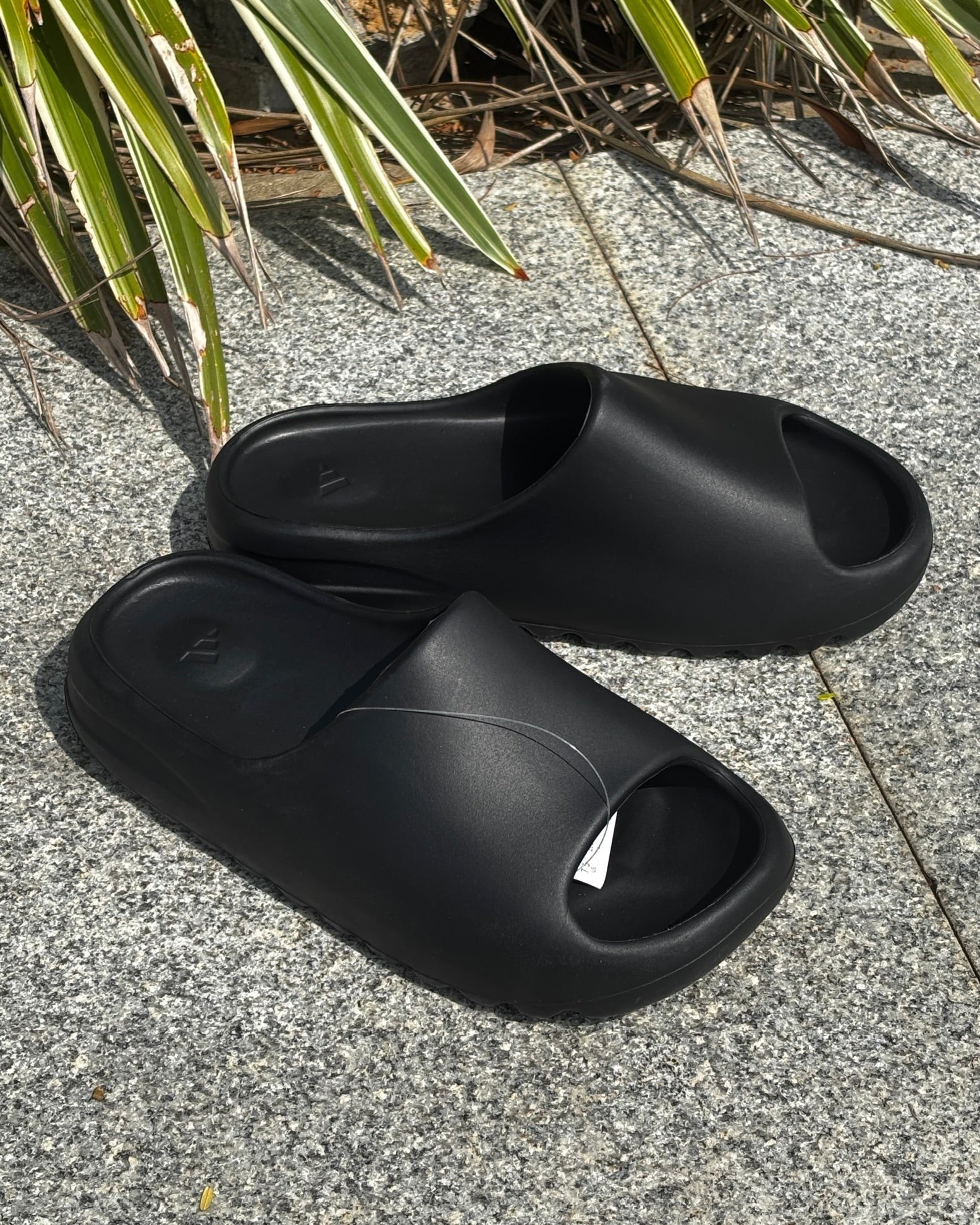 YEEZY SLIDE-ONYX