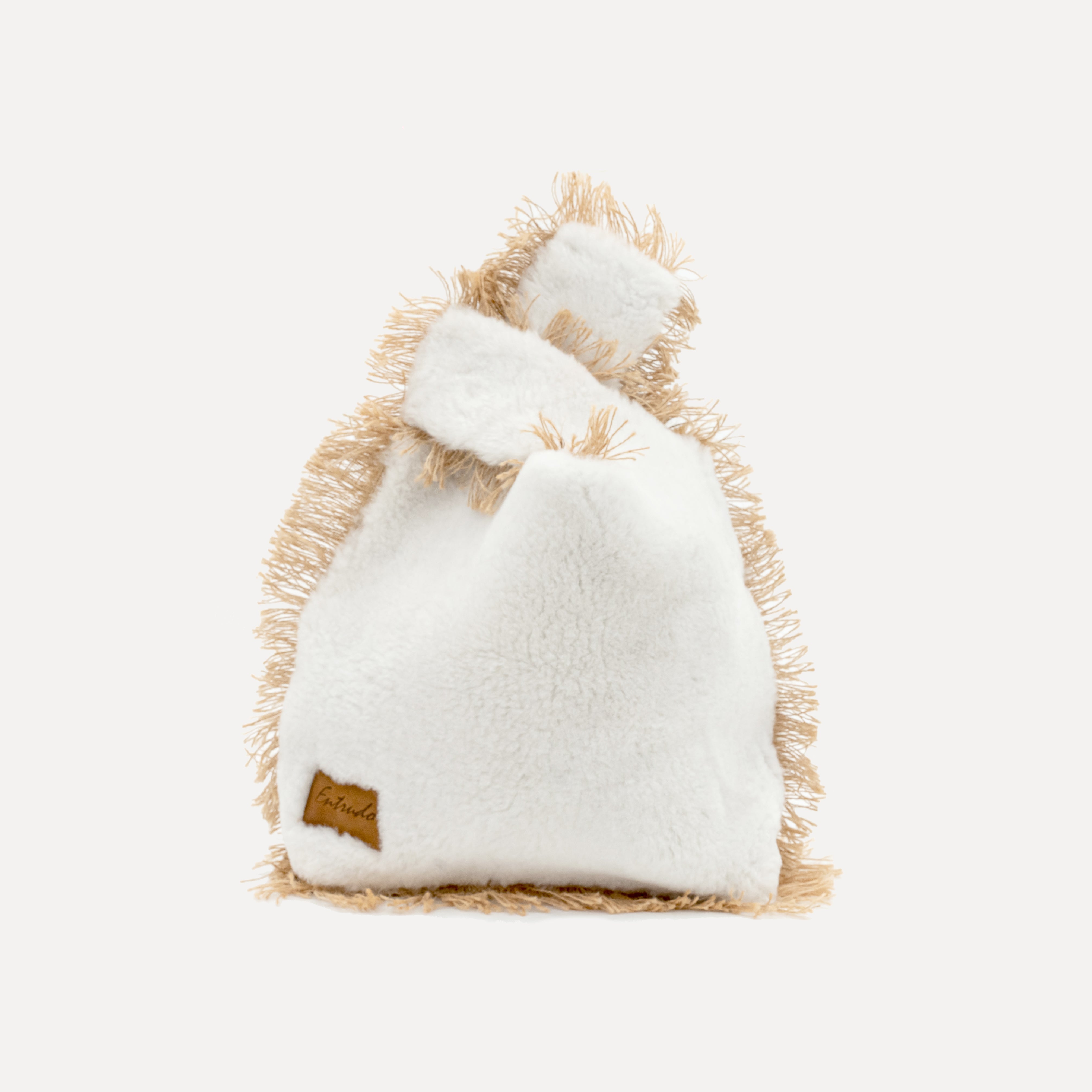 Entrudo | Bornes Bucket Bag with jute and faux fur