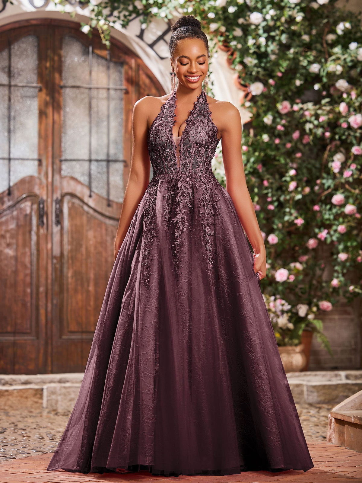 Maxi Robe de Bal Appliquée avec Corset en Tulle et Dentelle à Col Licou Cabernet