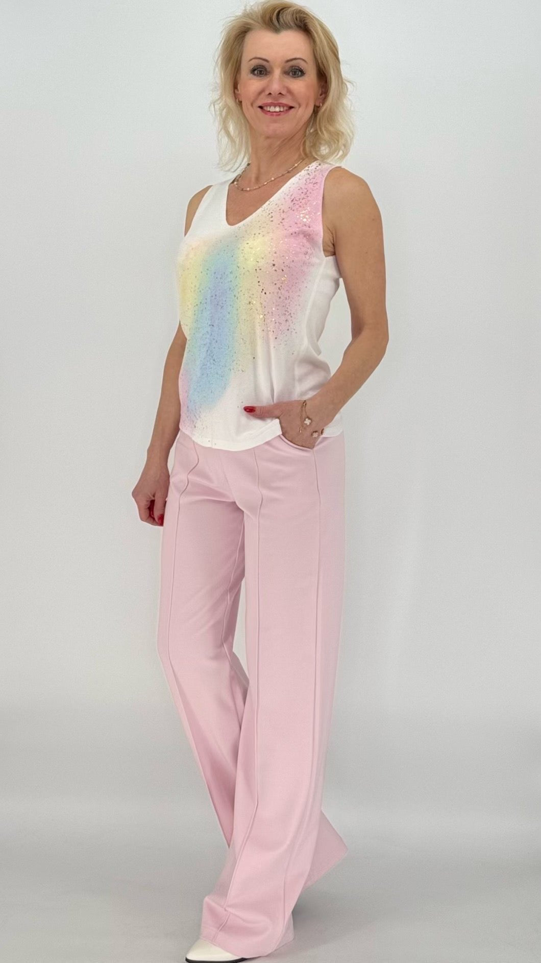 ESViViD Hose mit genähter Bügelfalte in rosa - By Elena FashionBy Elena Fashion