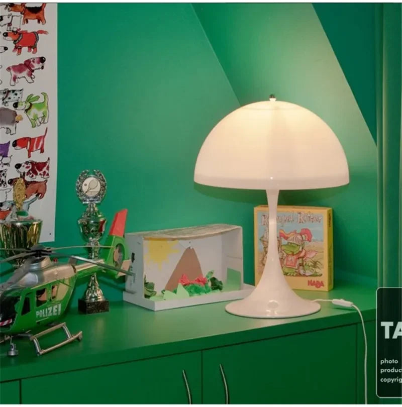 RoyaleGlow Retro Dansk Bordlamp / Golvlampa - Ikonisk Svampdesign för Moderna Utrymmen Carvallo