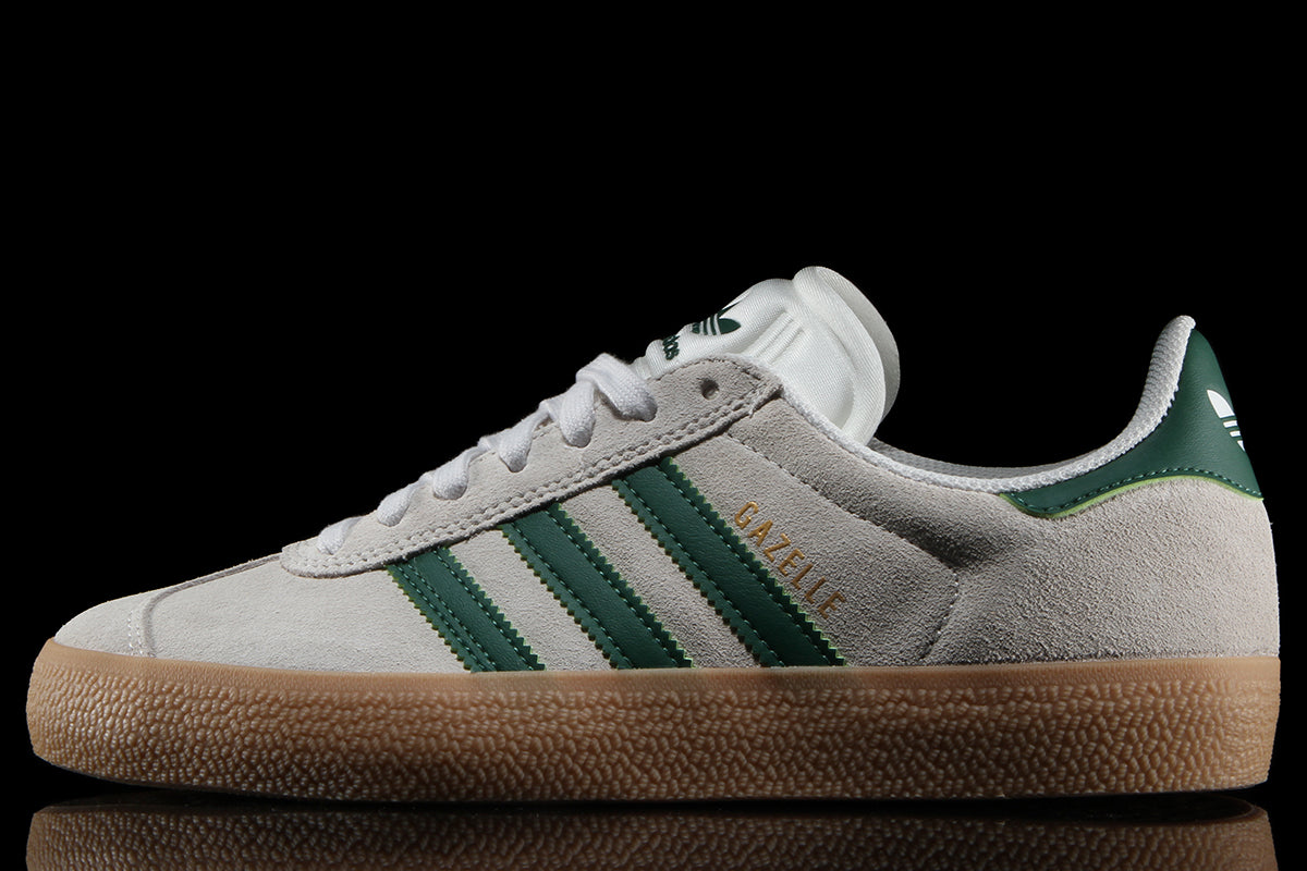 Adidas - Gazelle ADV
Style # JP5858
Color : Crystal White / Gum