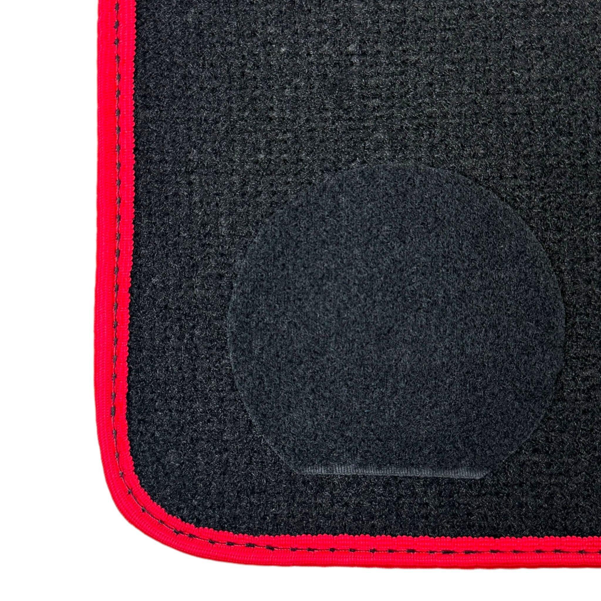 Black Mats For BMW 5 Series E61 Wagon | Red Trim - AutoWin