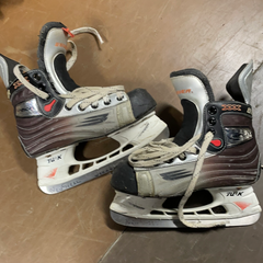 Used Bauer Vapor XXX 3EE Player Skates