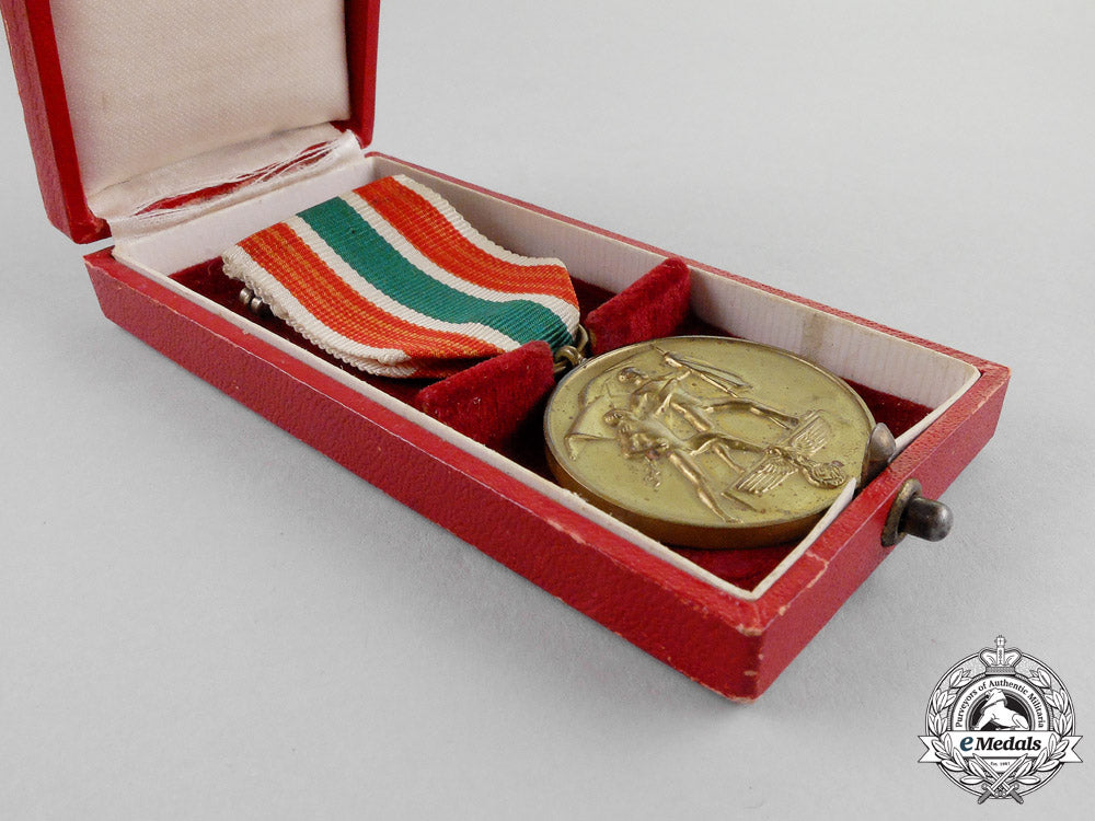 a_return_of_memel_medal_in_its_case_of_issue_by_petz&_lorenz_l_114_1