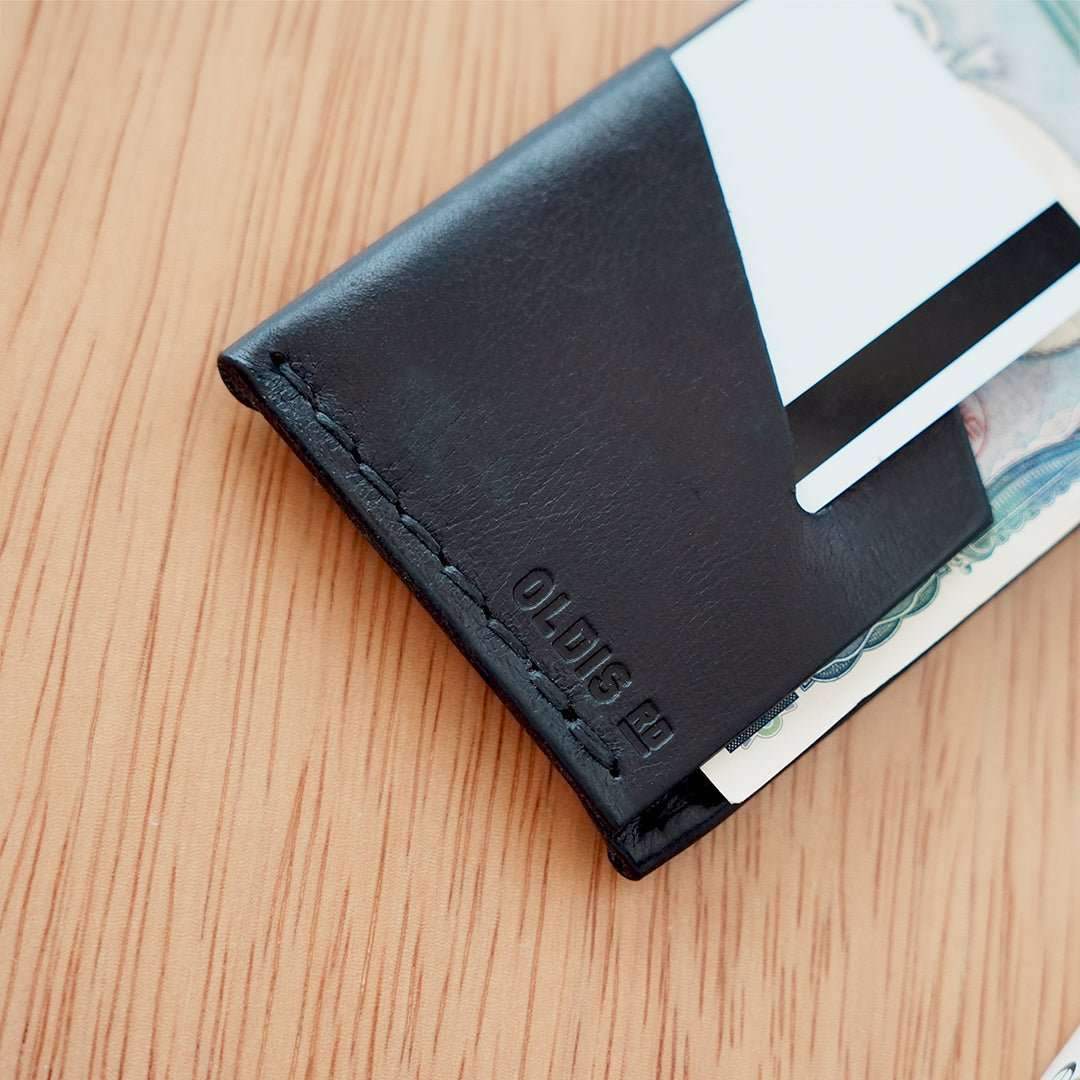 Oldis Three: Minimalist Vertical Wallet - Oldis Road - 43270014369839