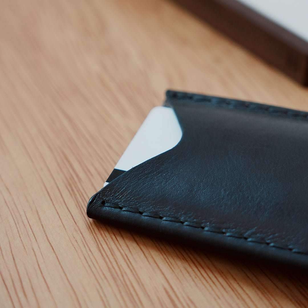 Oldis Three: Minimalist Vertical Wallet - Oldis Road - 43270014402607