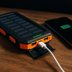 Powerbank 15.000 mAh - vandafvisende og med indbygget lommelygte