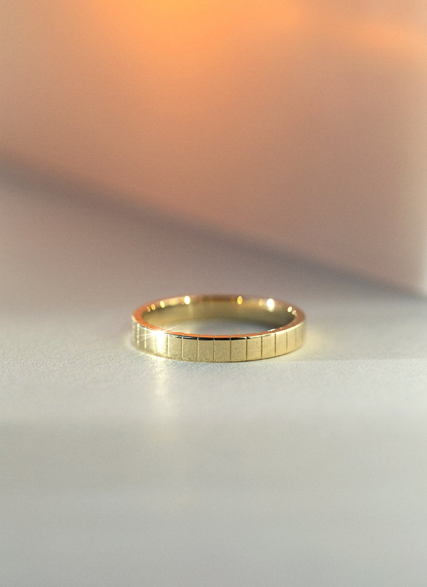The gent ezra ring 14k gold - Studio Kroewe